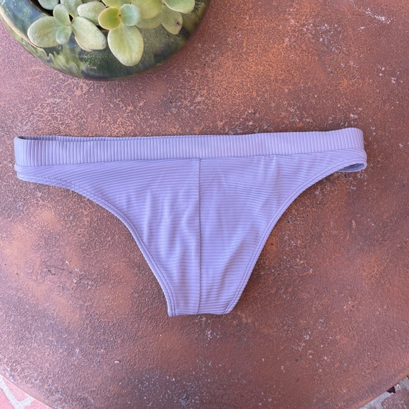 L.A. hearts new bikini bottoms - Picture 2 of 3